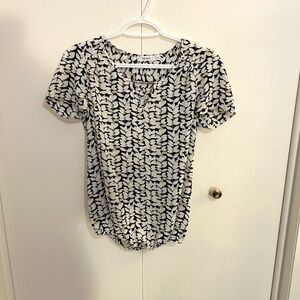 Ricki's Size 0 Petal Print Short Sleeve Blouse